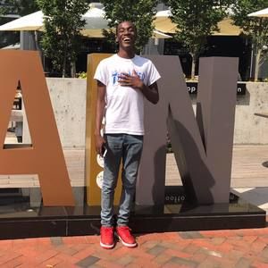 Meet your Posher, Antonio